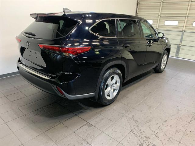 2022 Toyota Highlander LE