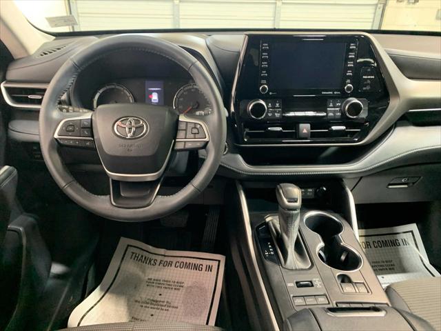 2022 Toyota Highlander LE