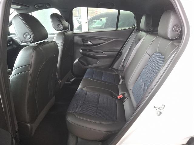2025 Buick NV Preferred FWD