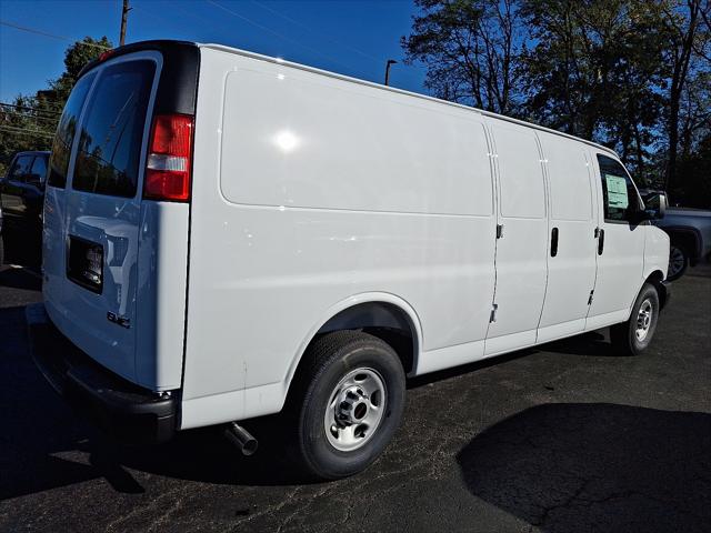 2025 GMC Savana Cargo RWD 2500 Extended Wheelbase Work Van
