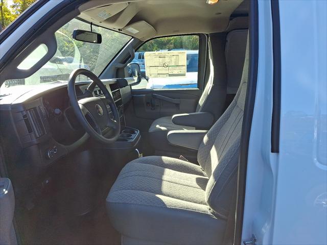 2025 GMC Savana Cargo RWD 2500 Extended Wheelbase Work Van