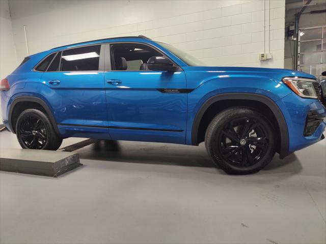 2025 Volkswagen Atlas Cross Sport 2.0T SEL R-Line Black 2025 Volkswagen Atlas Cross Sport 2.0T SEL R-Line Black