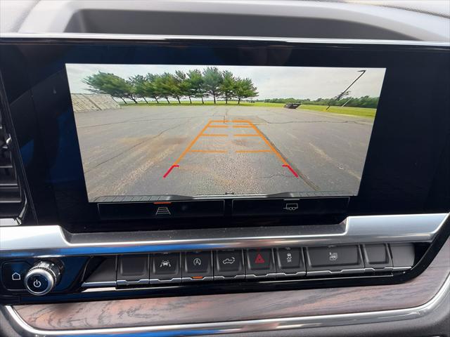 2025 GMC Sierra 1500 4WD Crew Cab Short Box SLT