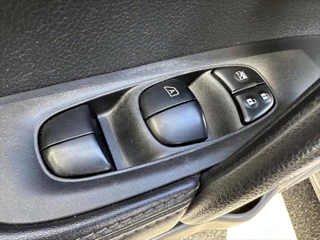 2022 Nissan Rogue Sport S AWD Xtronic CVT [16]