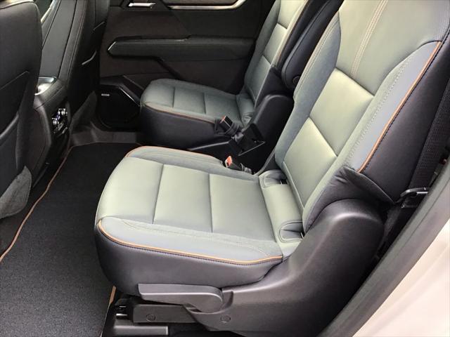 2026 GMC Acadia AT4 AWD