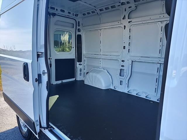 2026 Ram ProMaster Cargo Van Tradesman High Roof 136 WB w/Pass Seat