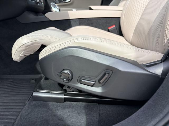 2026 Volvo XC90 Ultra, B6 AWD Gas (mild hybrid), Gasoline, Bright, 7 Seats