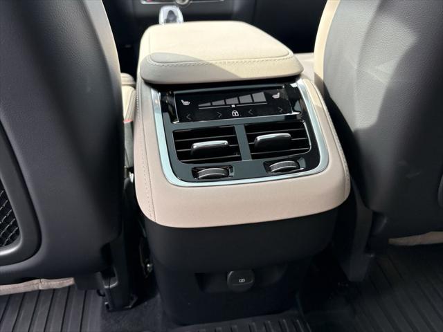 2026 Volvo XC90 Ultra, B6 AWD Gas (mild hybrid), Gasoline, Bright, 7 Seats