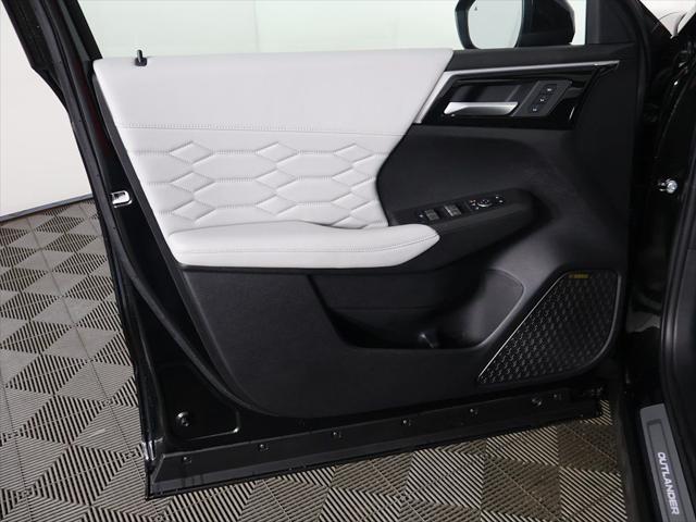 2025 Mitsubishi Outlander PLATINUM EDITION 2.5 S-AWC