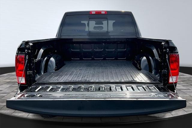 2019 Ram 1500 Classic SLT Crew Cab 4x4 5'7" Box