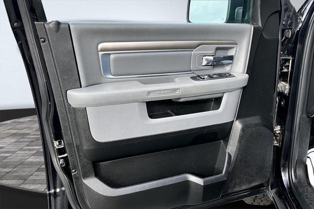 2019 Ram 1500 Classic SLT Crew Cab 4x4 5'7" Box