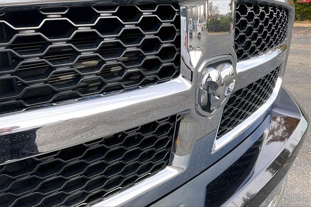 2019 Ram 1500 Classic SLT Crew Cab 4x4 5'7" Box