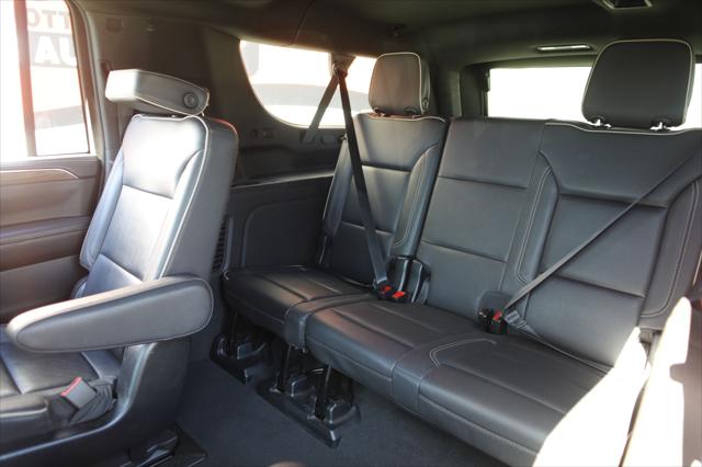 2023 Chevrolet Suburban 2WD Premier