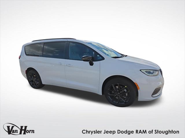 2026 Chrysler Pacifica Limited for sale in Stoughton, WI
