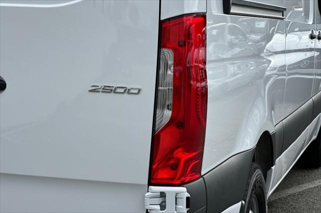 2026 Mercedes-Benz Sprinter Cargo Van Standard Roof 4-Cyl Diesel HO