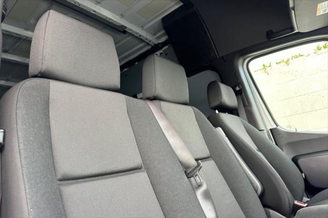 2026 Mercedes-Benz Sprinter Cargo Van Standard Roof 4-Cyl Diesel HO