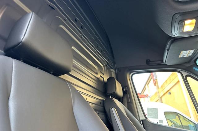 2026 Mercedes-Benz Sprinter Cargo Van 2500 High Roof I4 Diesel 170 RWD