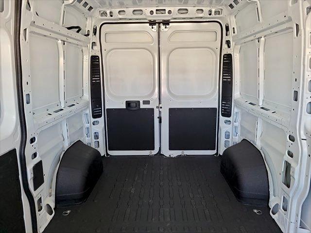 2026 Ram ProMaster 2500 Cargo Van SLT High Roof 136 WB