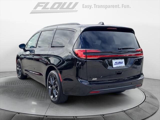 2026 Chrysler Pacifica Select AWD