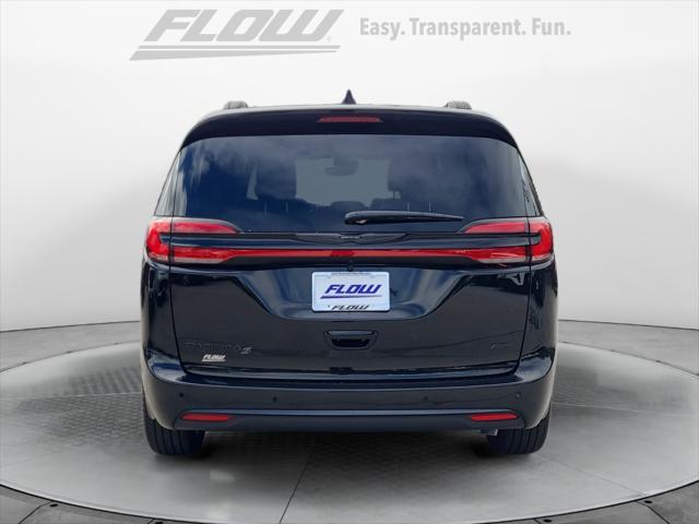 2026 Chrysler Pacifica Select AWD