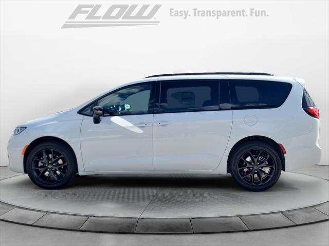 2026 Chrysler Pacifica Select AWD