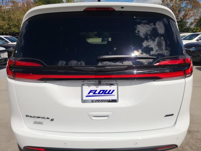 2026 Chrysler Pacifica Select AWD