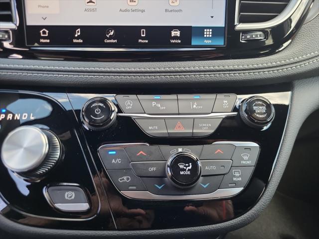 2026 Chrysler Pacifica Select AWD