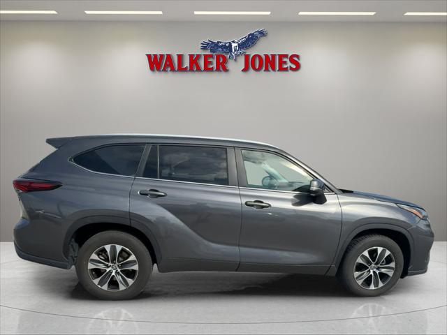 2024 Toyota Highlander XLE 2024 Toyota Highlander XLE