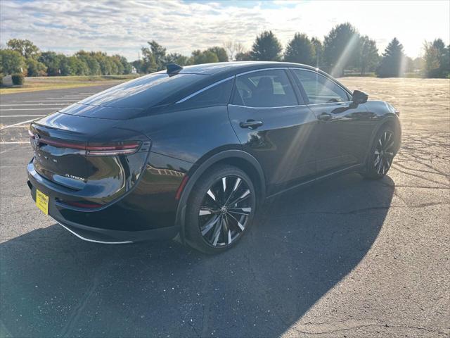 2024 Toyota Crown Platinum 2024 Toyota Crown Platinum