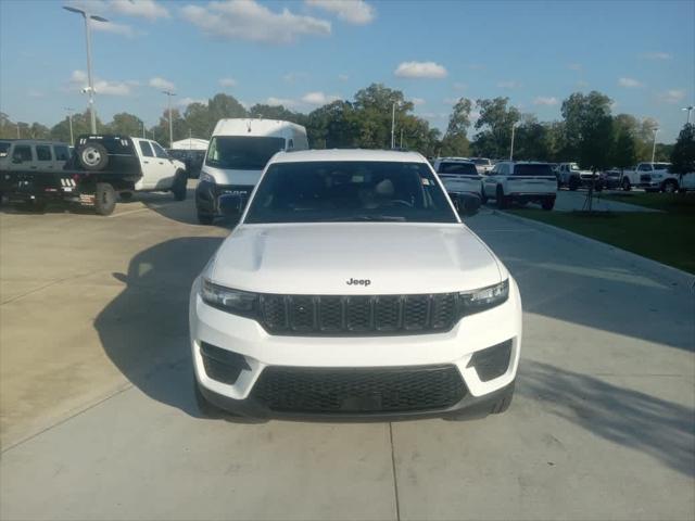 2024 Jeep Grand Cherokee Altitude 4x2