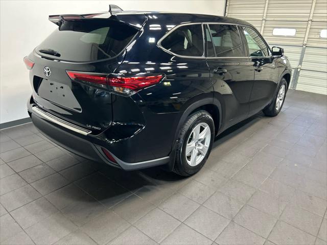 2022 Toyota Highlander LE