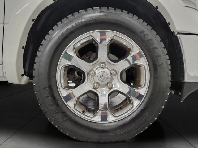 2018 RAM 1500 Laramie Crew Cab 4x4 57 Box 2018 RAM 1500 Laramie Crew Cab 4x4 57 Box