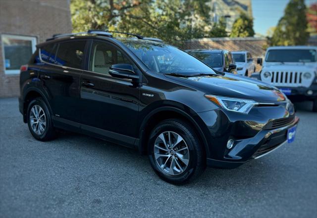 2017 Toyota RAV4 Hybrid XLE