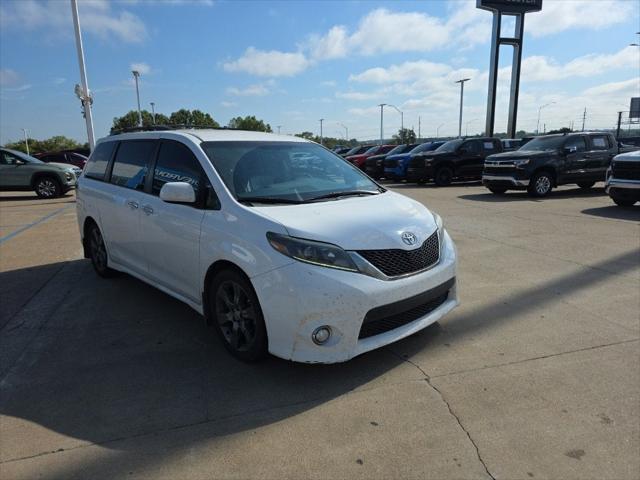 2015 Toyota Sienna SE 8 Passenger 2015 Toyota Sienna SE 8 Passenger
