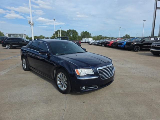 2014 Chrysler 300 4dr Sdn RWD