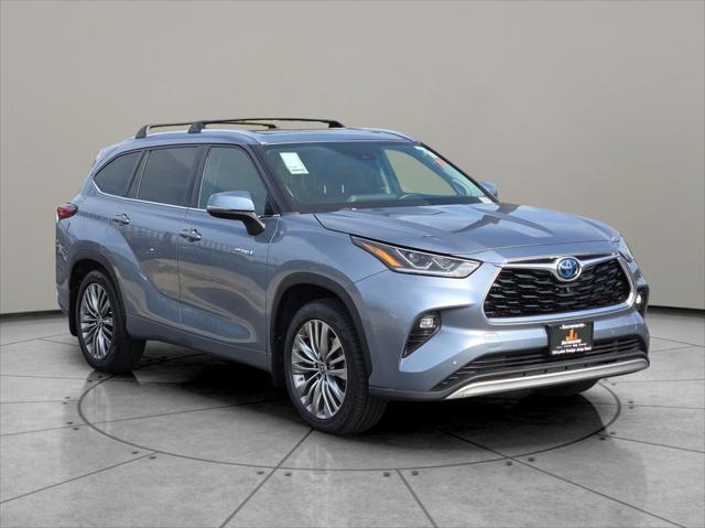 2021 Toyota Highlander Hybrid Platinum 2021 Toyota Highlander Hybrid Platinum