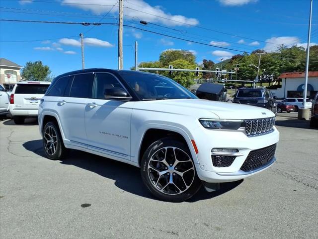 2022 Jeep Grand Cherokee Summit Reserve 4x4 2022 Jeep Grand Cherokee Summit Reserve 4x4