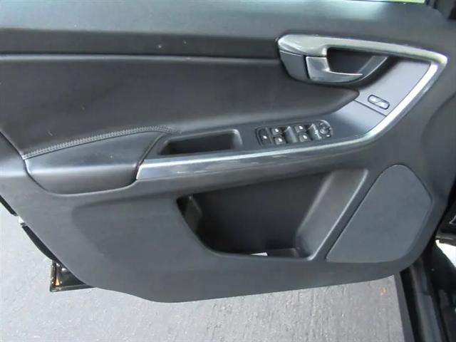 2016 Volvo XC60 T6 Drive-E Platinum