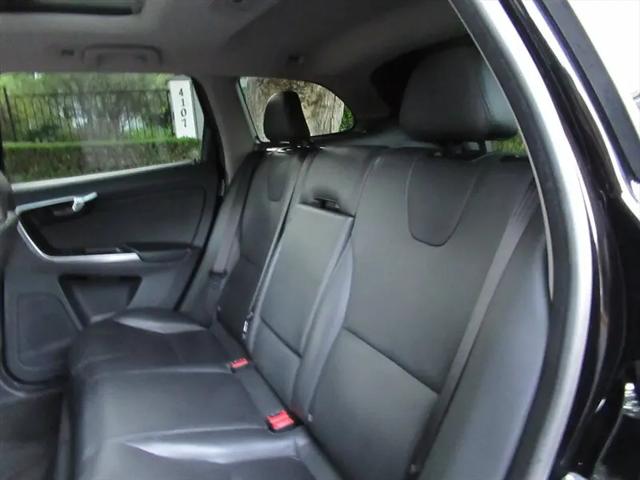 2016 Volvo XC60 T6 Drive-E Platinum