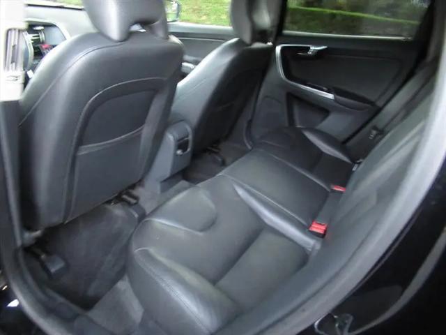 2016 Volvo XC60 T6 Drive-E Platinum