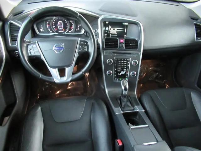 2016 Volvo XC60 T6 Drive-E Platinum