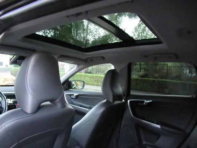 2016 Volvo XC60 T6 Drive-E Platinum