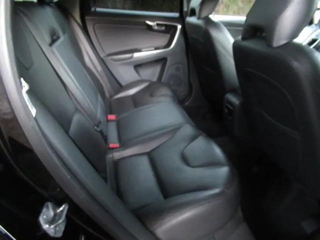 2016 Volvo XC60 T6 Drive-E Platinum