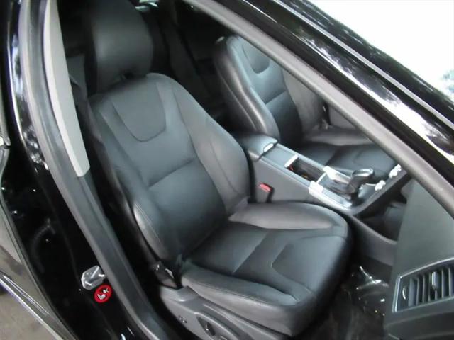 2016 Volvo XC60 T6 Drive-E Platinum