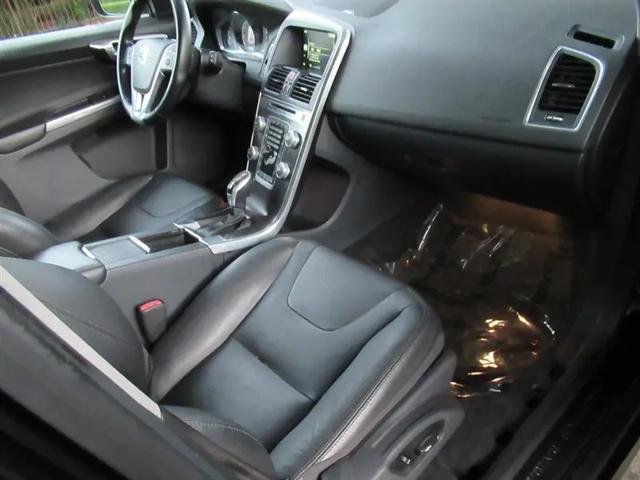 2016 Volvo XC60 T6 Drive-E Platinum