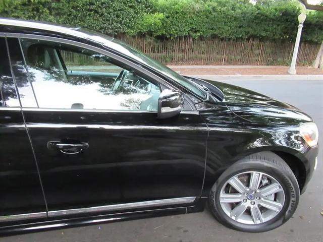 2016 Volvo XC60 T6 Drive-E Platinum