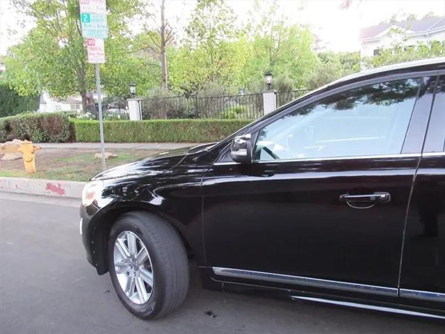 2016 Volvo XC60 T6 Drive-E Platinum