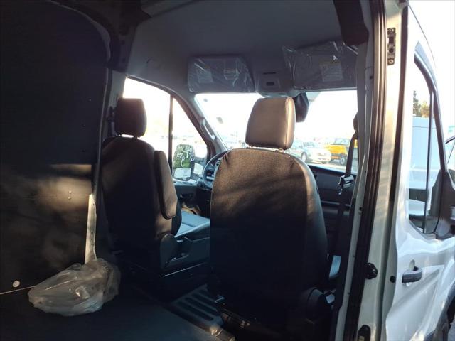 2025 Ford Transit Cargo Van Base