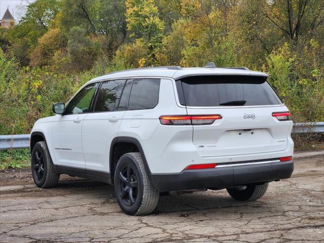 2022 Jeep Grand Cherokee L Laredo 4x4 2022 Jeep Grand Cherokee L Laredo 4x4