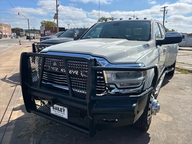 2020 RAM 3500 Laramie Crew Cab 4x4 8 Box